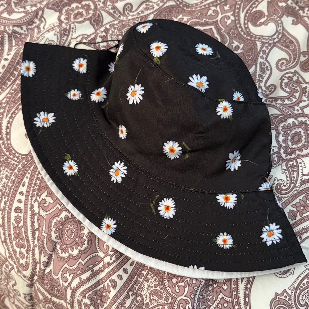 Alice + Olivia Black Bucket Hat with Daisy Print